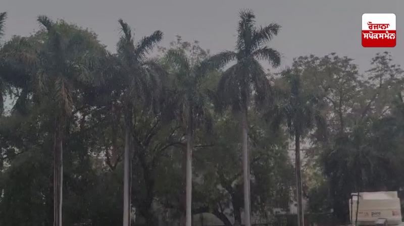 ਦਿੱਲੀ ’ਚ ਪਿਆ ਮੀਂਹ, ਲੋਕਾਂ ਨੂੰ ਗਰਮੀ ਤੋਂ ਮਿਲੀ ਰਾਹਤ 