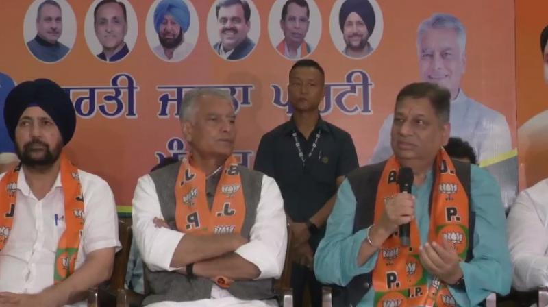 Ashwani Sekhri, Sunil Kumar Jakhar