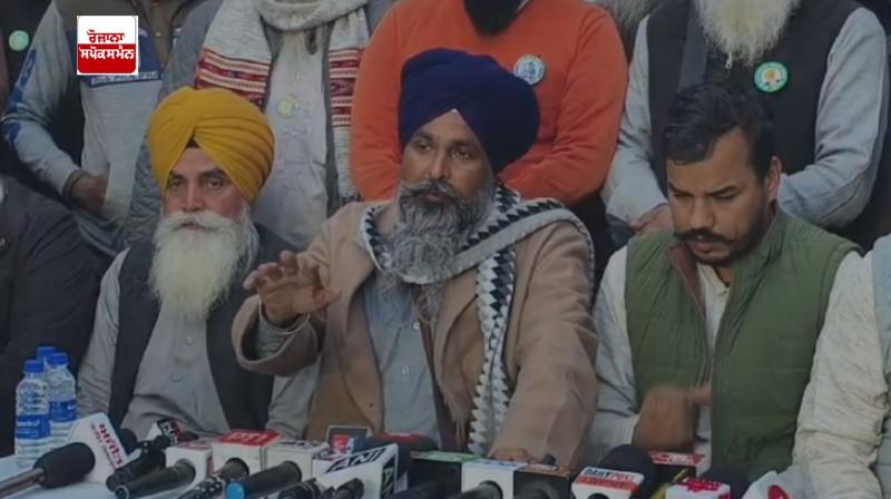  ਸਰਵਣ ਸਿੰਘ ਪੰਧੇਰ ਪੱਤਰਕਾਰਾਂ ਨਾਲ ਗੱਲਬਾਤ ਕਰਦੇ ਹੋਏ 