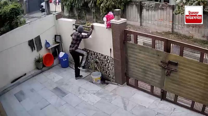 ਚੋਰ ਸੀਸੀਟੀਵੀ ਕੈਮਰੇ ਵਿਚ ਹੋਇਆ ਕੈਦ 