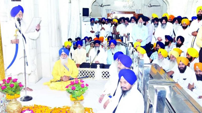 Giani Gurbachan Singh addressing Sangat