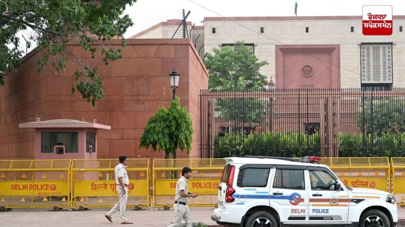 ਸੰਸਦ ਭਵਨ ਦੇ ਬਾਹਰੋਂ ਸ਼ੱਕੀ ਦਿੱਖ ਵਾਲਾ ਵਿਅਕਤੀ ਕਾਬੂ 