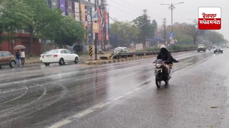 Light rain in Punjab, snowfall in Himachal brings down temperature