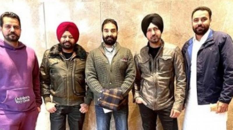  Gippy Grewal arrives at Delhi Dharna 