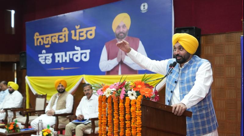  ਸੂਬੇ ਲਈ ਇਤਿਹਾਸਕ ਪਲ: ਮੁੱਖ ਮੰਤਰੀ ਵੱਲੋਂ 54,422 ਨੌਜਵਾਨਾਂ ਨੂੰ ਸਰਕਾਰੀ ਨੌਕਰੀਆਂ ਦੇਣ ਦੀ ਪ੍ਰਕਿਰਿਆ ਮੁਕੰਮਲ