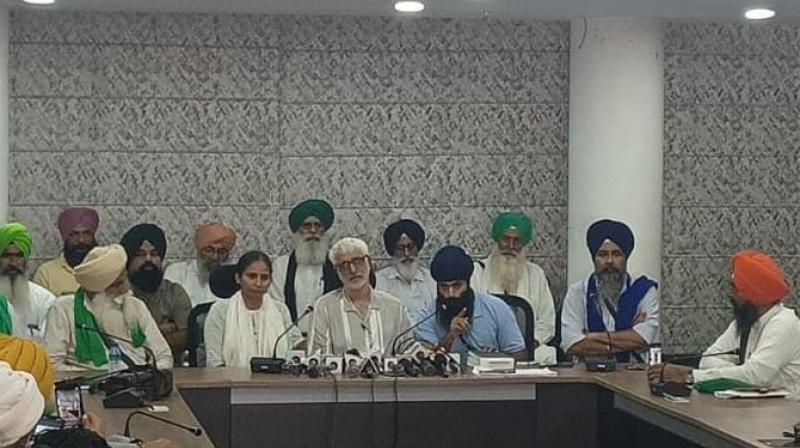 ਸੁਪਰੀਮ ਕੋਰਟ ਅਤੇ ਹਾਈ ਕੋਰਟ ਦੇ ਸੀਨੀਅਰ ਵਕੀਲ 3 ਕਾਨੂੰਨਾਂ ਬਾਰੇ ਜਾਣਕਾਰੀ ਦਿੰਦੇ ਹੋਏ 