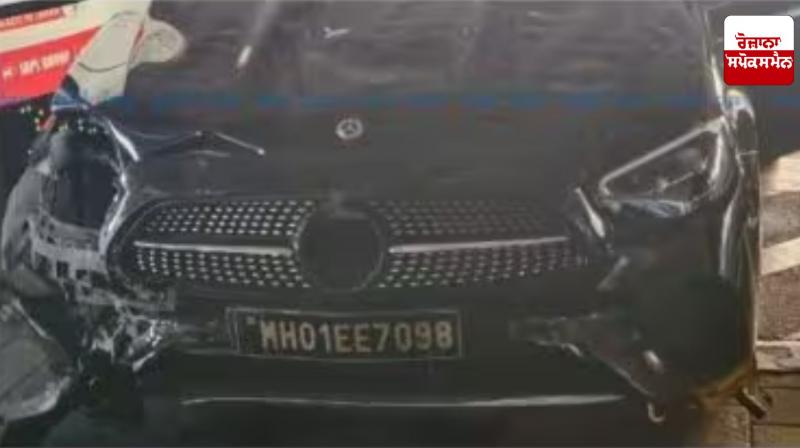 Accident at Mumbai International Airport, Mercedes-Benz driver loses control at Terminal 2, 5 people injured