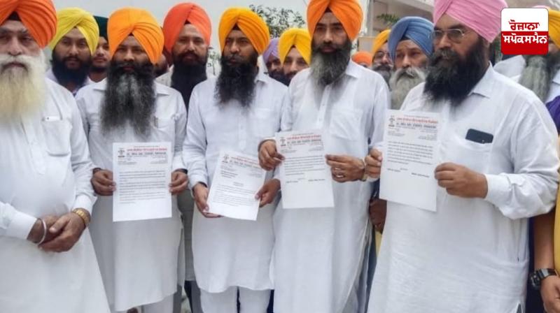 leaders of Shiromani Akali Dal resigned from their posts