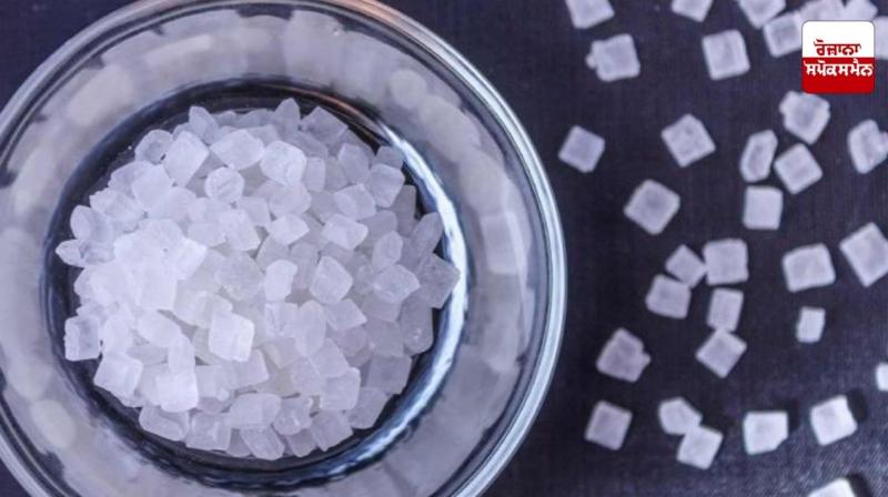 Eating candy provides relief from sore throat and cough