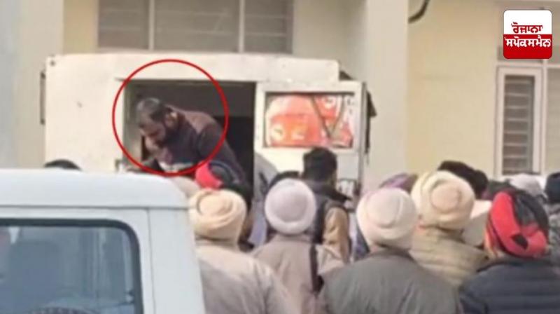 Police produced gangsters Puneet and Narendra Lali in court after remand ends