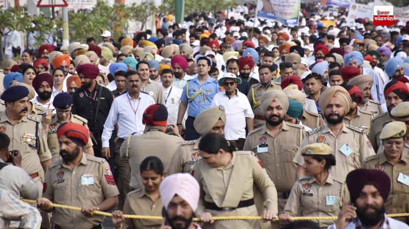 Fourth day of Governor's anti-drugs tour, warm welcome from people everywhere