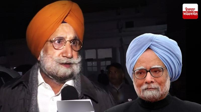 ਸੁਖਜਿੰਦਰ ਸਿੰਘ ਰੰਧਾਵਾ ਪੱਤਰਕਾਰਾਂ ਨਾਲ ਗੱਲਬਾਤ ਕਰਦੇ ਹੋਏ 