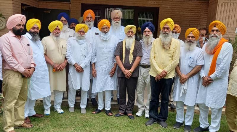 Sukhdev Singh Dhindsa With Others 