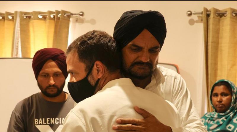 Rahul Gandhi meets Sidhu Moose Wala's family 