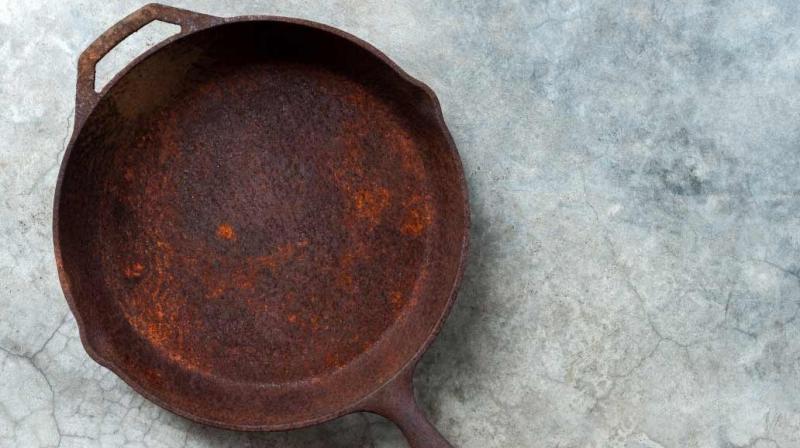  How to clean rust from iron utensils