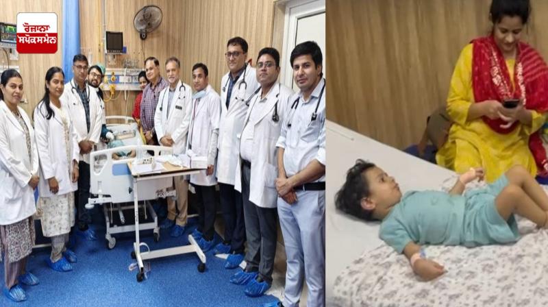 ਬੱਚੇ ਦੇ ਟੀਕਾ ਲੱਗਣ ਬਾਅਦ ਡਾਕਟਰਾਂ ਦੀ ਸਾਂਝੀ ਤਸਵੀਰ  