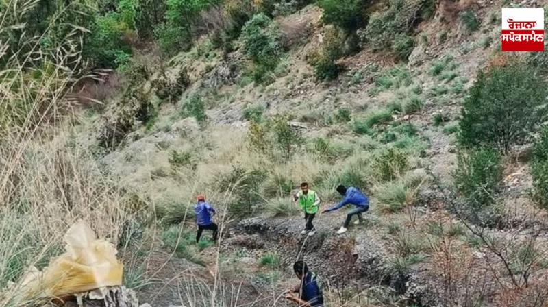  Army vehicle falls into gorge News Ramban jammu and Kashmir News