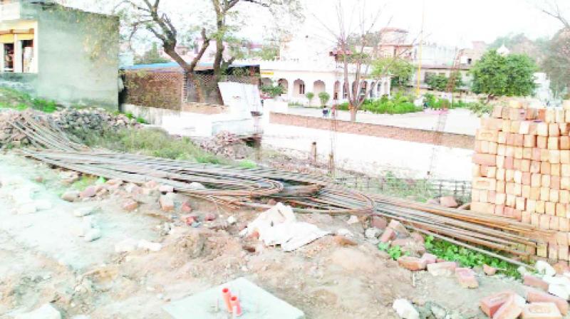 Shops made of construction outside Gurudwara Shri Biban Garh Sahib