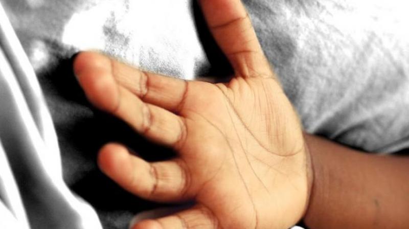 2 children swinging in the fair got electrocuted