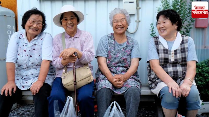 100,000 elderly people in Japan are over 100 years old