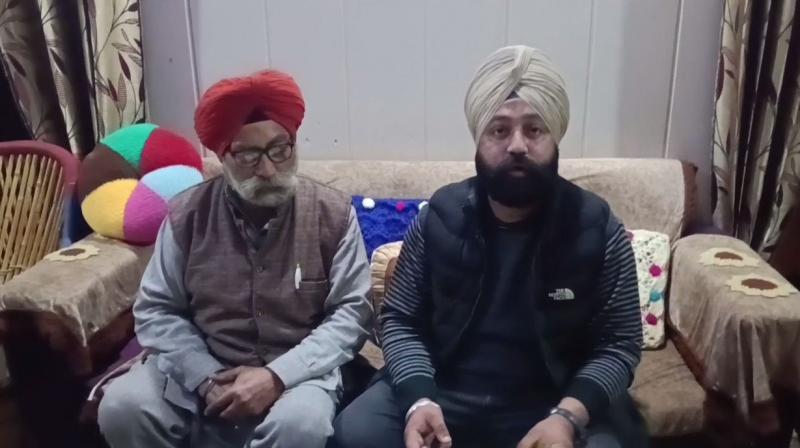 ਪੀੜਤ ਪਰਿਵਾਰ ਜਾਣਕਾਰੀ ਦਿੰਦੇ ਹੋਏ 