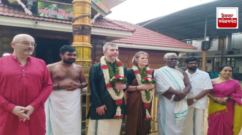 French couple got married in Hindu temple, Muslim performed the bride's dowry