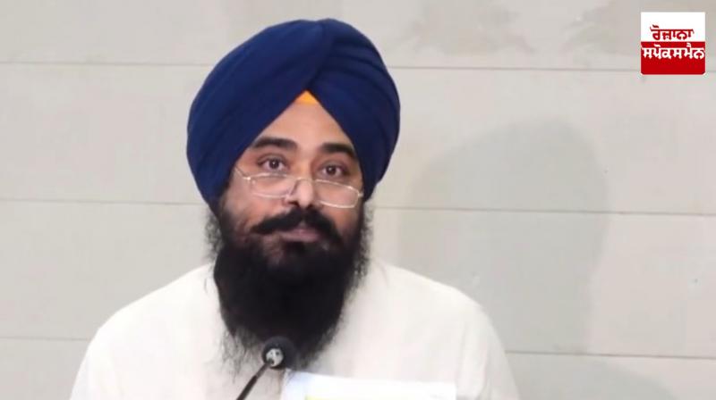 Charanjit Brar, a member of the reform movement, questioned the Akali Dal, 