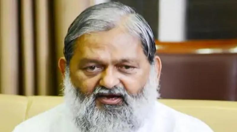 Haryana Home Minister Anil Vij narrowly escapes: Broken shutter of Mercedes running on Gurugram KMP