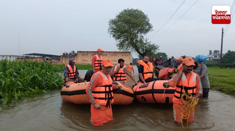 NDRF rescues eight laborers trapped in Lohara village