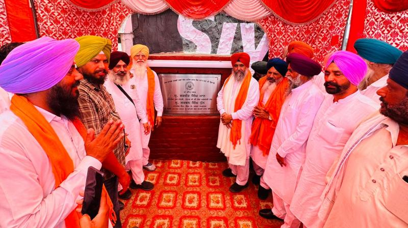 MLA Sarwan Singh Dhun laid the foundation stone for the renovation works of the markets of Halka Khemkaran