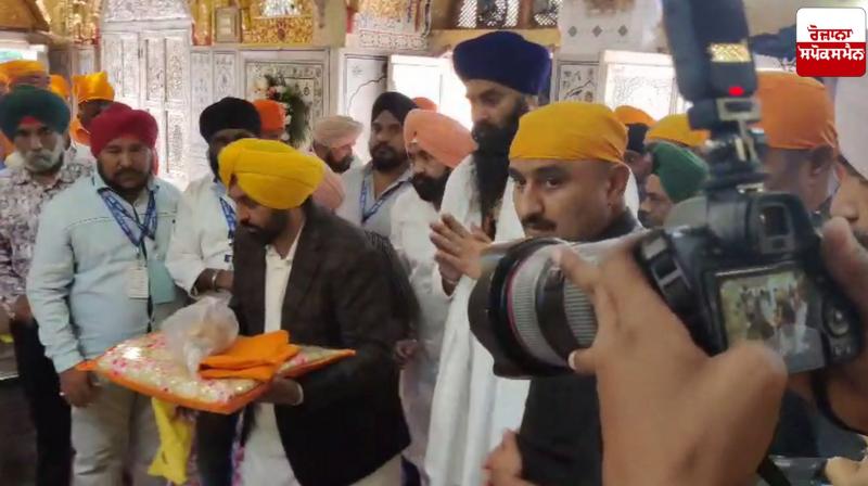 Punjab Chief Minister Bhagwant Mann pays obeisance at Takht Sri Hazur Sahib