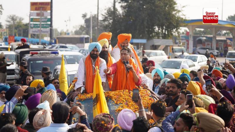 ਆਮ ਆਦਮੀ ਪਾਰਟੀ ਦੀ ਸ਼ੁਕਰਾਨਾ ਯਾਤਰਾ ਦੌਰਾਨ ਮੰਤਰੀ ਅਮਨ ਅਰੋੜਾ 