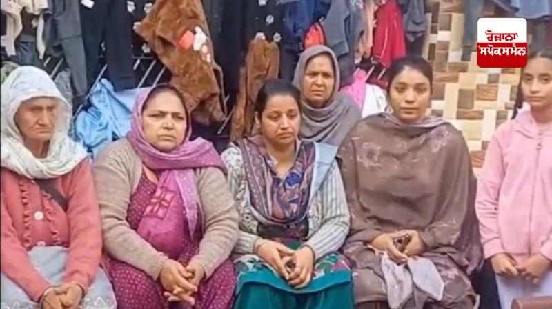 US ਤੋਂ ਡਿਪੋਰਟ ਹੋ ਕੇ ਅੰਮ੍ਰਿਤਸਰ ਪਹੁੰਚੇ ਵਿਅਕਤੀ ਦੀ ਪਤਨੀ ਭੁੱਬਾਂ ਮਾਰ-ਮਾਰ ਰੋਈ