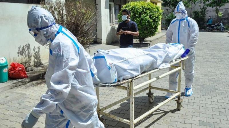  Amid COVID-19 fear, Muslims help Hindu man cremate father in MP