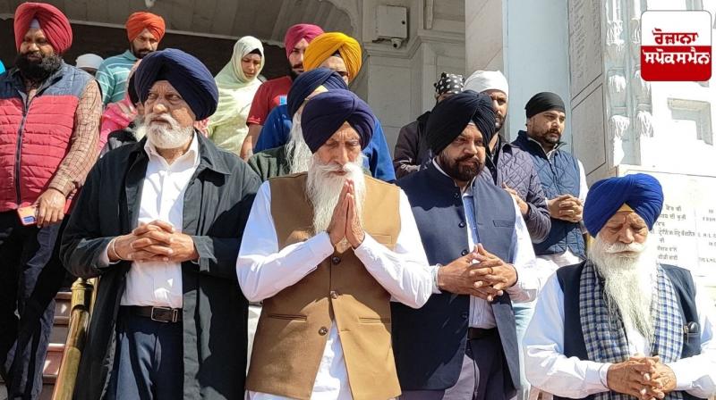 5-members SGPC committee reaches Sri Akal Takht Sahib to offer prayers News in Punjabi 