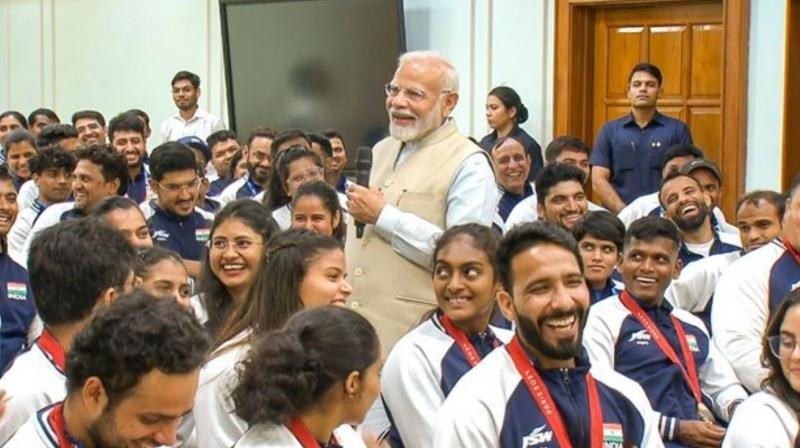 PM Narendra Modi met the stars of the Paralympic Games
