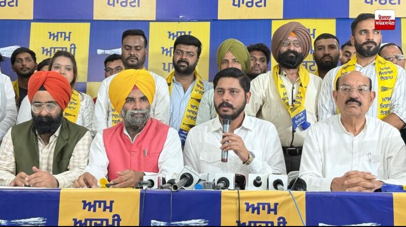 ਲੋਕਾਂ ਦਾ ਵਿਸ਼ਵਾਸ 'ਆਪ' ਦੇ  ਨਾਲ - ਲੁਧਿਆਣਾ ਪੱਛਮੀ ’ਚ ਕਾਂਗਰਸੀ ਆਗੂਆਂ ਸਮੇਤ ਕਈ ਸਮਾਜਸੇਵੀ ਪਾਰਟੀ ‘ਚ ਹੋਏ ਸ਼ਾਮਲ 