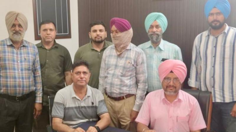 Electricity board lineman caught taking Rs 5,000 bribe