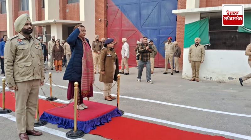 ਮੰਤਰੀ ਡਾ. ਬਲਜੀਤ ਕੌਰ ਨੇ ਕੇਂਦਰੀ ਮਾਡਰਨ ਜੇਲ੍ਹ ਪਹੁੰਚਦੇ ਹੋਏ 