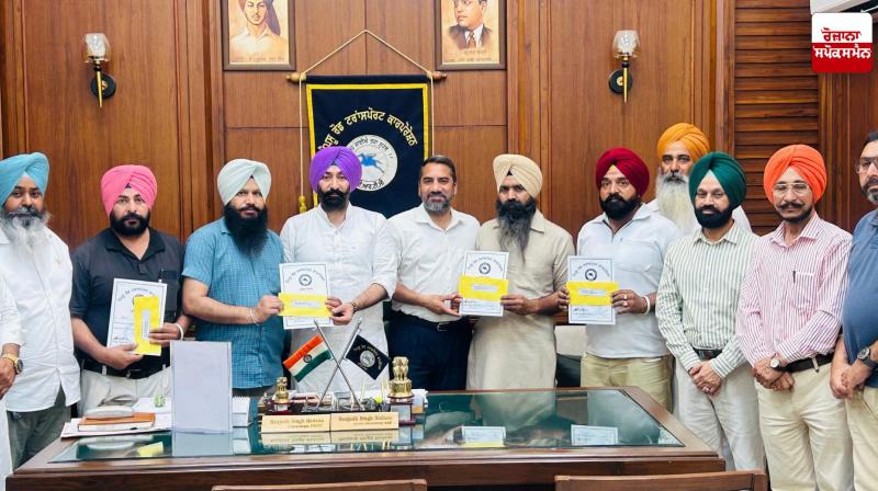 Chairman Hadana honours driver conductors