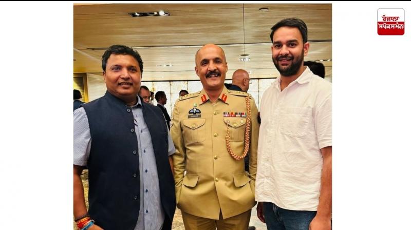 NSUI ਦੇ ਪੰਜਾਬ ਪ੍ਰਧਾਨ ਦਾ ਪਾਕਿਸਤਾਨ ਫ਼ੌਜ ਦੇ ਅਫ਼ਸਰ ਨਾਲ ਫੋਟੋ 'ਤੇ ਵਿਵਾਦ, ਪੰਜਾਬ BJP ਨੇ ਈਸ਼ਰਪ੍ਰੀਤ ਸਿੰਘ ਸੰਧੂ ਦੀ ਕੀਤੀ ਸ਼ਿਕਾਇਤ