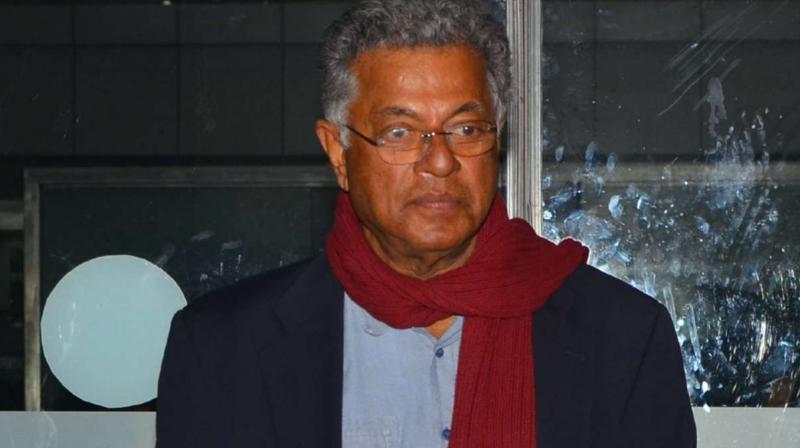  Veteran actor Girish Karnad