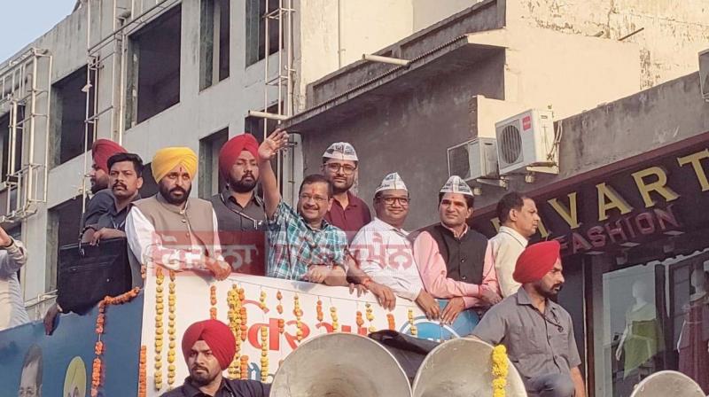 Bhagwant Mann and Arvind Kejriwal at Ahmedabad roadshow