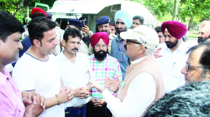 V.P. Singh Badnore during  Dadu Majra's visit 