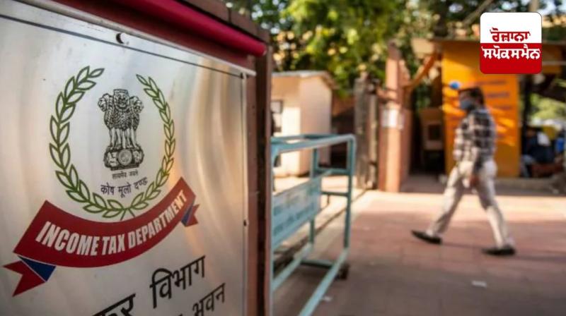 Income Tax Department seizes cash and jewellery worth Rs 22 crore in Faridabad, Haryana