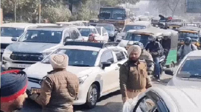 Jalandhar News: ਜਾਮ ਖੁਲ੍ਹਵਾਉਂਦੀ ਪੁਲਿਸ