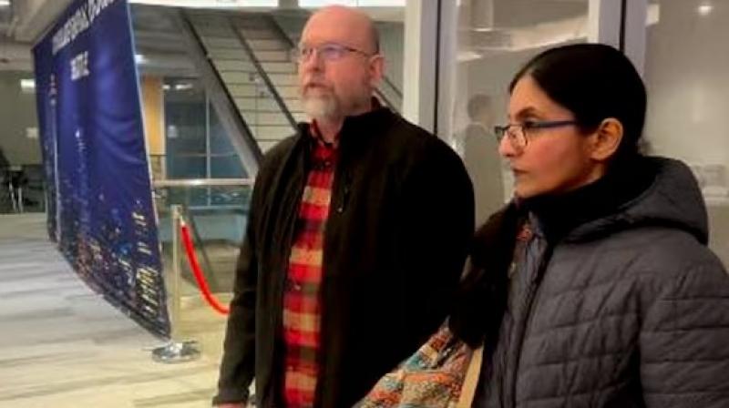 ਕਸ਼ਮਾ ਸਾਵੰਤ ਵਿਰੋਧ ਜਤਾਉਂਦੇ ਹੋਏ