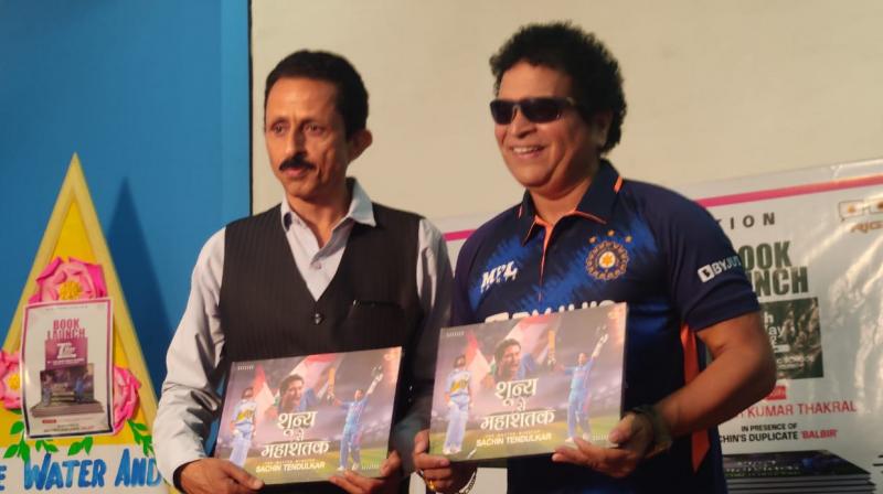  Sachin Tendulkar's fan Rajinder writes unique record book 'Zero to Mahashatak'