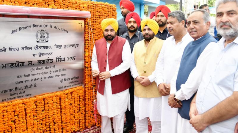 Chief Minister inaugurates Railway Over Bridge at Dinanagar costing Rs 51.74 crore