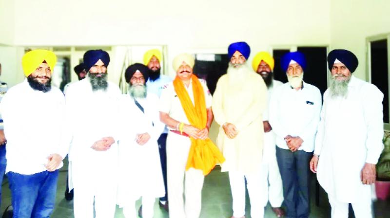 Thanedar Dalip Kumar and Sikh leaders 